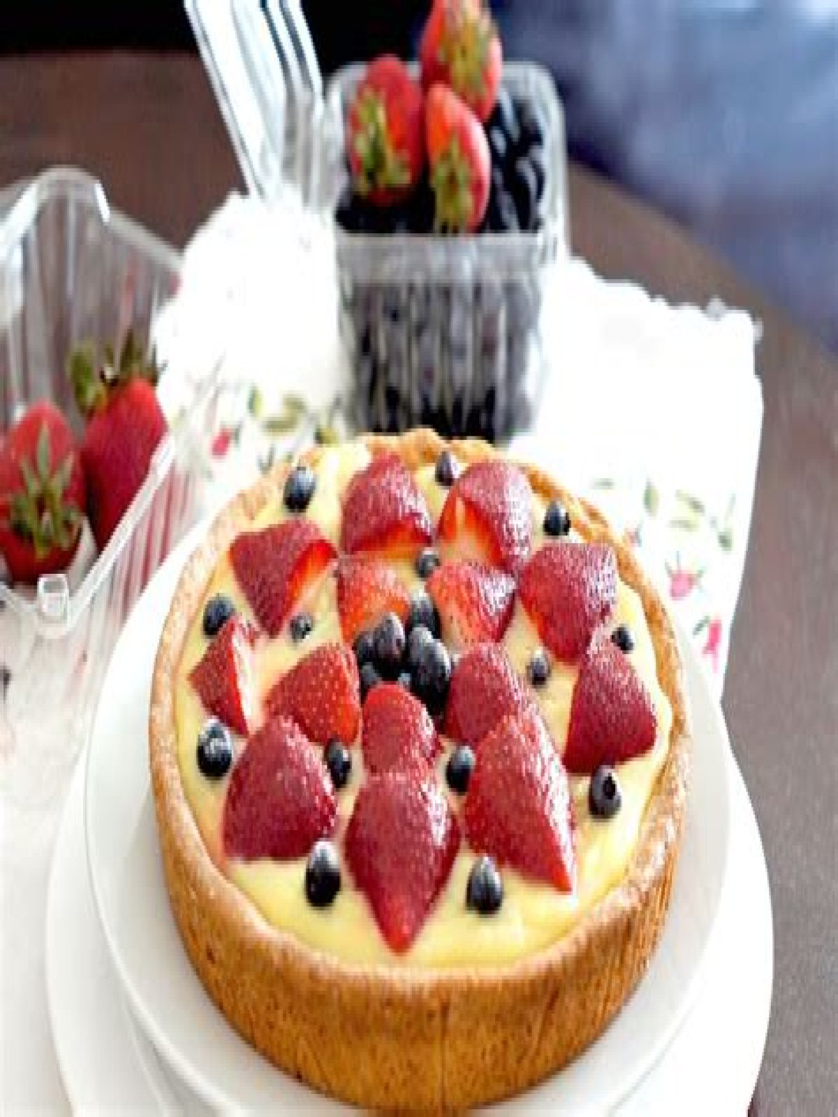 Desserts that might be filled with berries