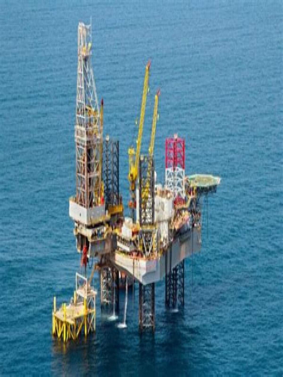How much does a rigger make offshore?
