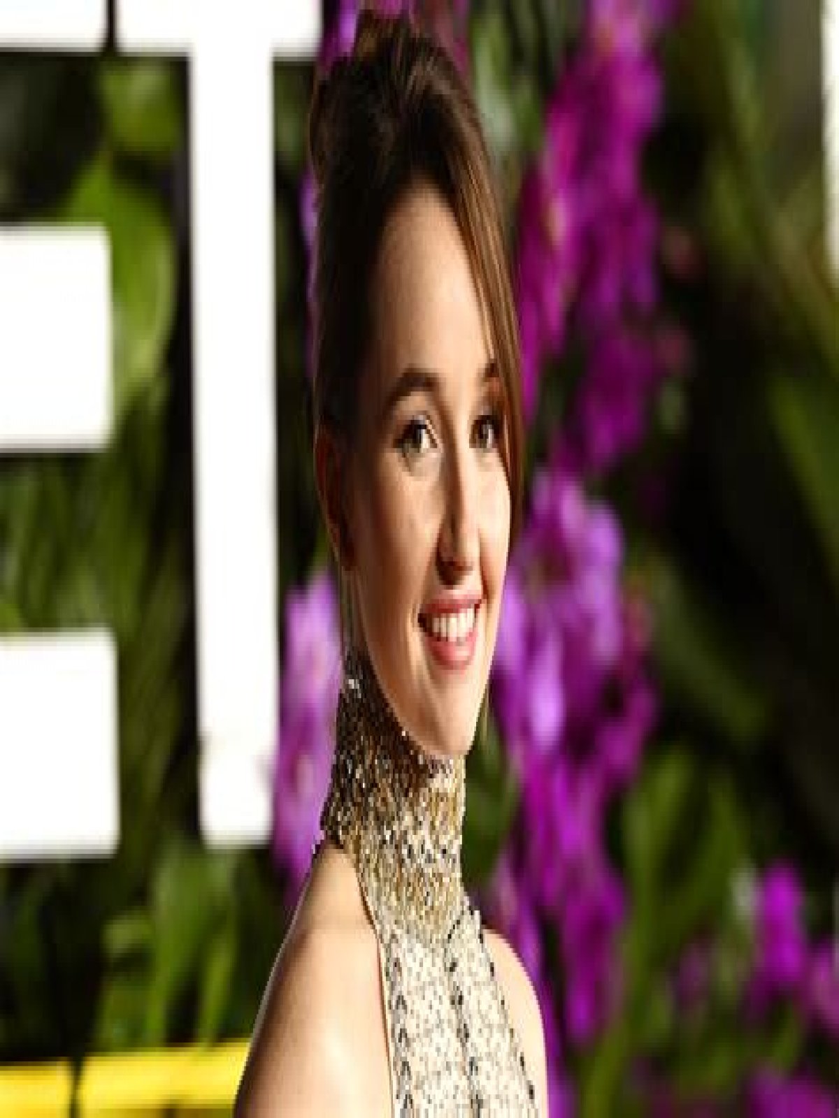 Is Kaitlyn Dever Dating Someone? She Doesn't Seem to Have a Partner
