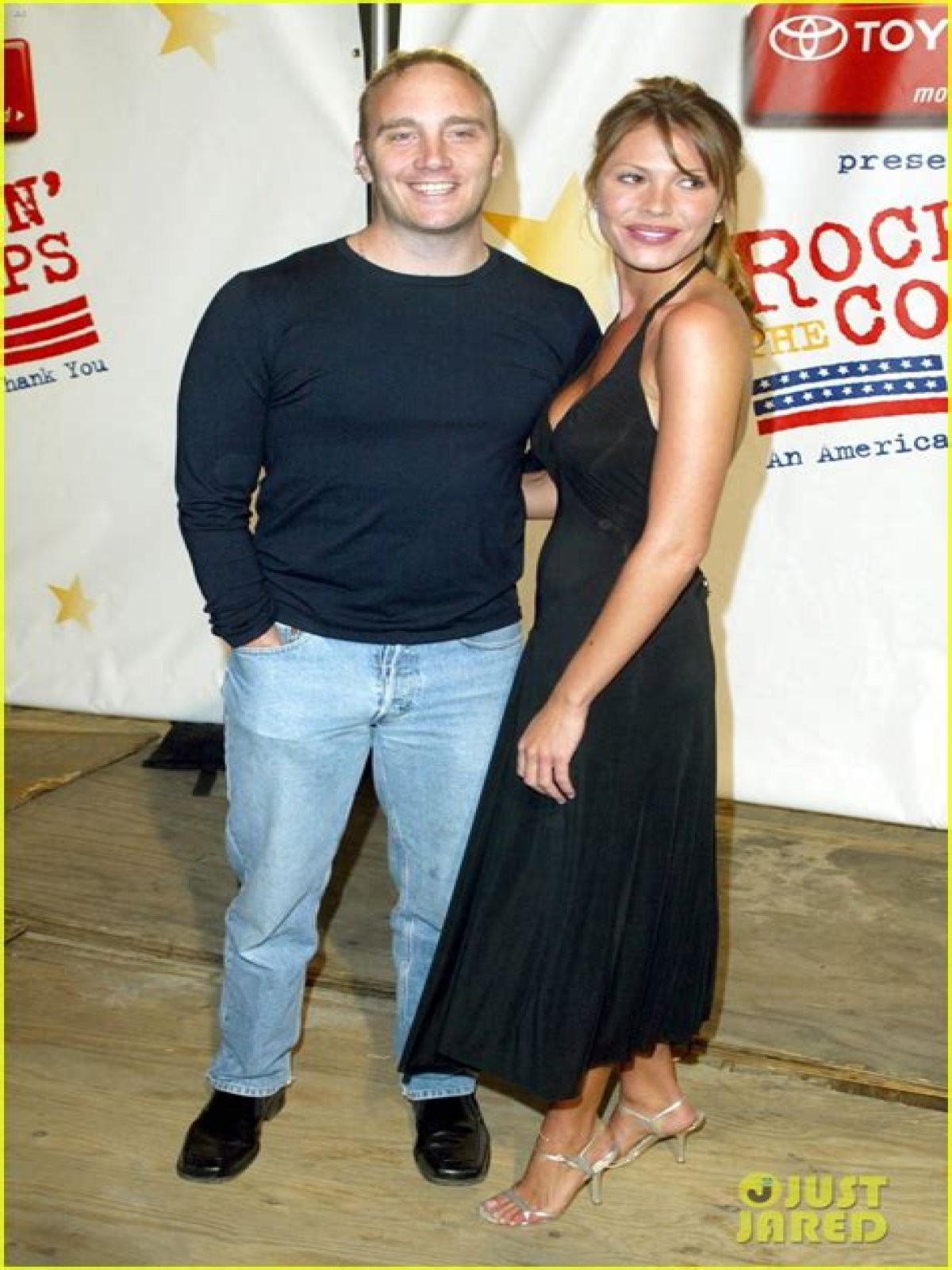 Jay Mohr and Nikki Cox’s divorce is messy and he claims she’s a drug addict