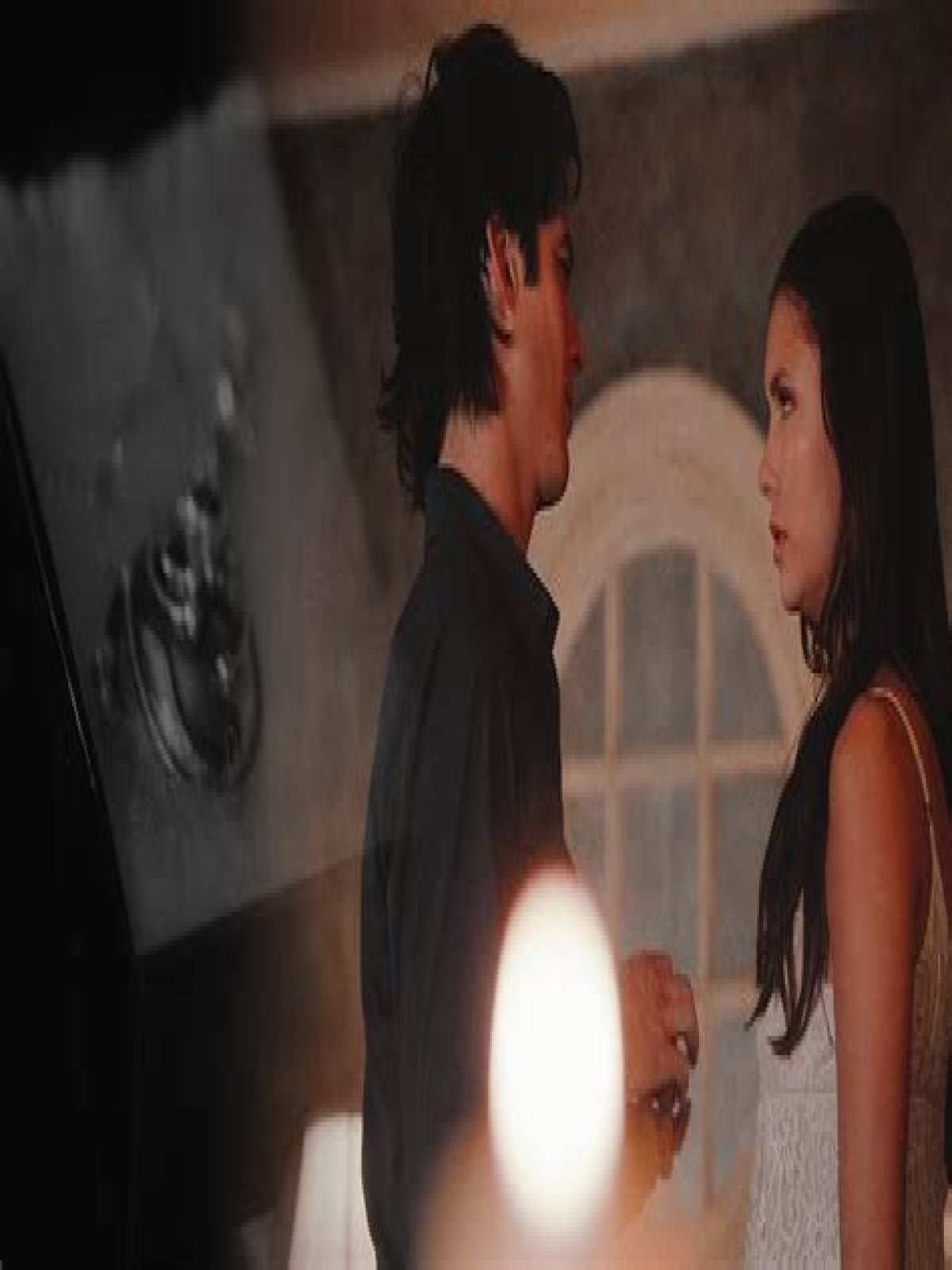 What episode does Alaric give Elena her memories back?