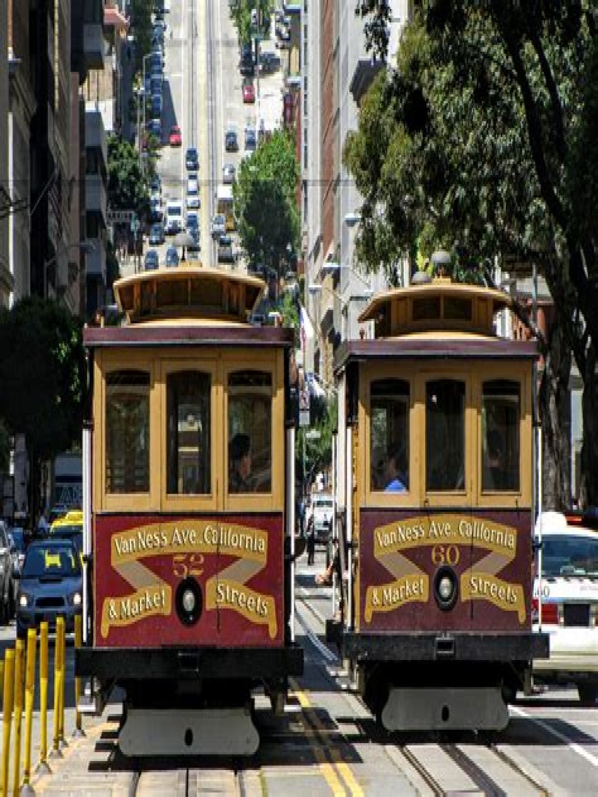 What street do the cable cars run in San Francisco?